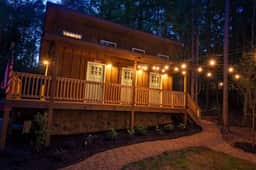 Pioneer luxury glamping wagon by the Ocoee - Image 4
