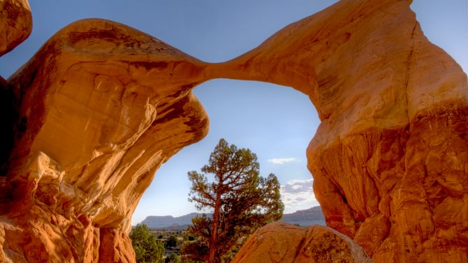 Metate Arch